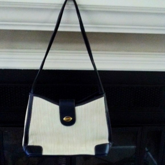 Authentic CarryLand Bag Size Medium Navy Blue - Picture 2 of 16